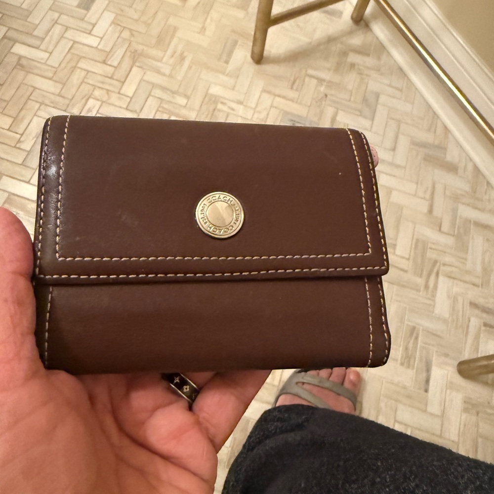 Coach Brown Leather Accessory with Gold Accent. In good conditions - Picture 1 of 14